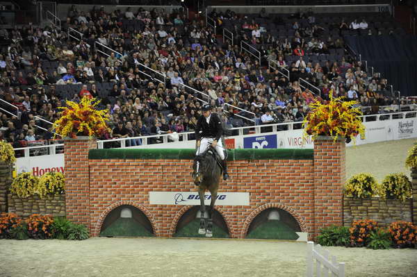 Unique-NickSkelton-WIHS4-10-28-11-Puissance-4403-DDeRosaPhoto.JPG