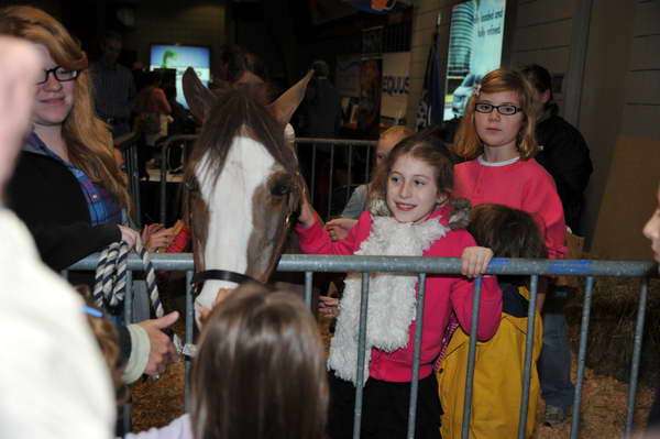 WIHS5-10-29-11-KidsDay-4946-DDeRosaPhoto.JPG