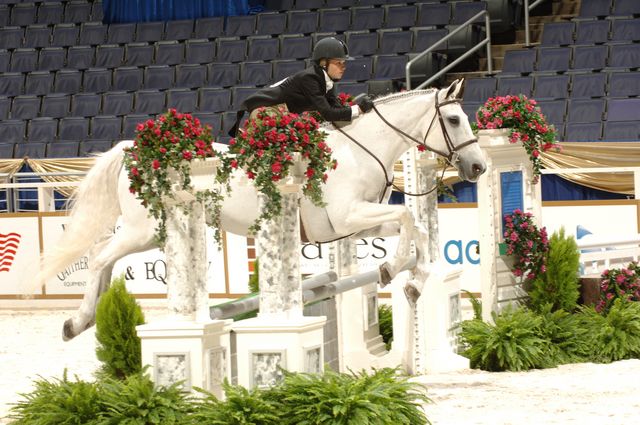 10-WIHS-KelleyUmberger-Donnerkind-10-25-05-ChildrensHtrs-DDPhoto.JPG