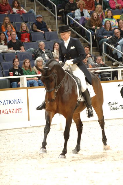 24-WIHS-CathyMorelli-BeSe-Dressage-10-27-05-DDPhoto.JPG