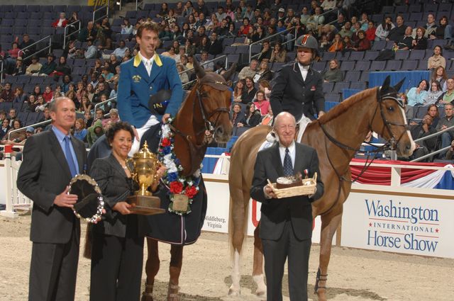 1100-HarrieSmolders-ExquisOliverQ--Carnicero-Johnson-Kiplinger-WIHS-10-28-06-&copy;DeRosaPhoto.JPG