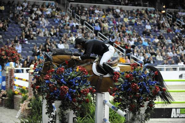 WIHS-10-24-10-PresCup-DSC_0937-MoetWalk-DavidBeisel-DDeRosaPhoto.jpg