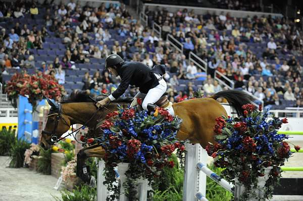 WIHS-10-24-10-PresCup-DSC_0938-MoetWalk-DavidBeisel-DDeRosaPhoto.jpg