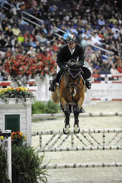 WIHS-10-24-10-PresCup-DSC_1192-Zamiro16-ShaneSweetnam-DDeRosaPhoto.jpg