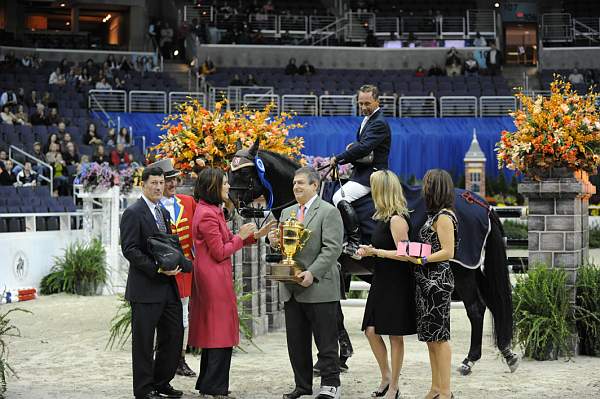 WIHS-10-24-09-DSC_1502-KenDuberstein-Sponsors-DDeRosaPhoto.jpg