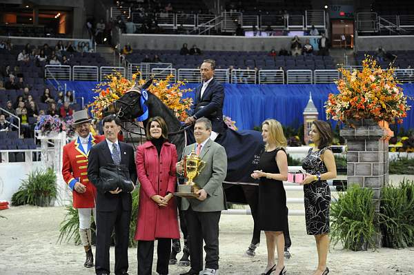 WIHS-10-24-09-DSC_1503-KenDuberstein-Sponsors-DDeRosaPhoto.jpg