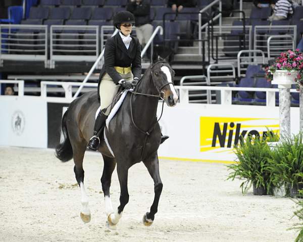 WIHS-10-20-09-DSC_1056-Escapade-LindsayKramer-DDeRosaPhoto.jpg