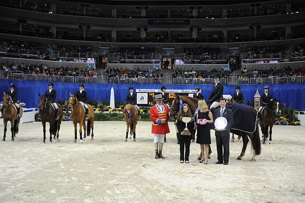 WIHS-10-24-09-WIHSJrEqFinals-DER_8631-Travino-SamanthaSchaefer-DDeRosaPhoto.jpg