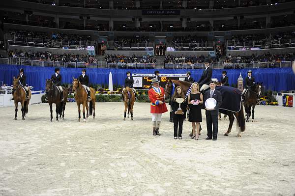 WIHS-10-24-09-WIHSJrEqFinals-DER_8632-Travino-SamanthaSchaefer-DDeRosaPhoto.jpg