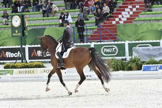 WEG1-Dressage-8-26-14-GPTeam-0007663-LauraGraves-Verdades-USA-DDeRosaPhoto