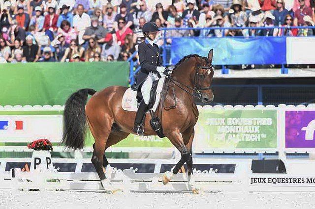 WEG1-Dressage-Freestyle-0006205-LauraGraves-Verdades-USA-DDeRosaPhoto