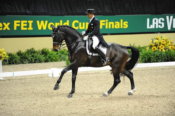 WorldCup-4-16-09-Dressage-768-SteffenPeters-Ravel-DDeRosaPhoto