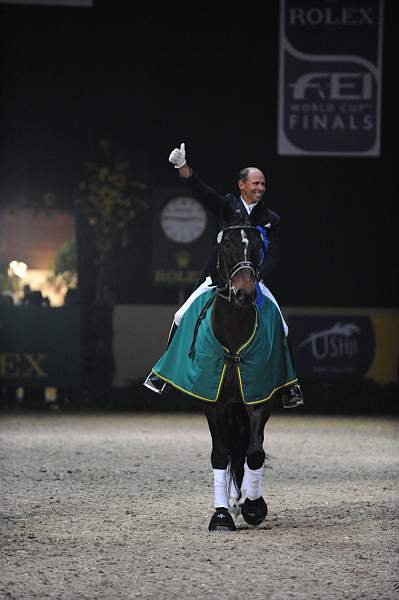 WorldCup-4-16-09-Dressage-937-Ravel-SteffenPeters-DDeRosaPhoto