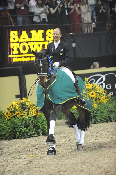 WorldCup-4-18-09-DressageAwardsFinal-716-SteffenPeters-Ravel-DDeRosaPhoto