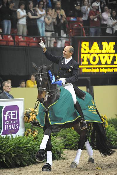 WorldCup-4-18-09-DressageAwardsFinal-739-SteffenPeters-Ravel-DDeRosaPhoto