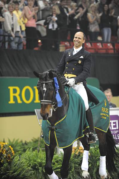 WorldCup-4-18-09-DressageAwardsFinal-742-SteffenPeters-Ravel-DDeRosaPhoto