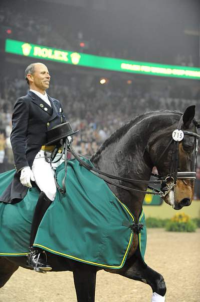 WorldCup-4-18-09-DressageAwardsFinal-775-SteffenPeters-Ravel-DDeRosaPhoto